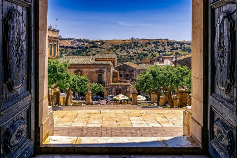 Сицилия e новото предложение за почивка през юни